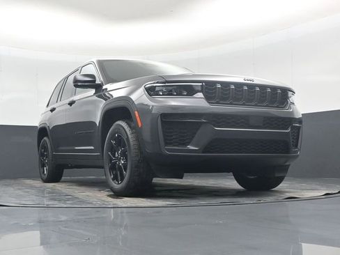 New 2026 Jeep Grand Cherokee Altitude image 45