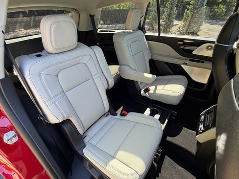 New 2026 Lincoln Aviator Reserve AWD/4WD image 15