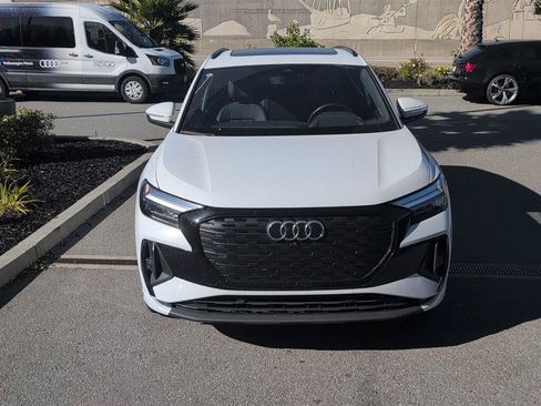 Used 2024 Audi Q4 e-tron Premium Plus w/ Premium Plus AWD/4WD image 4