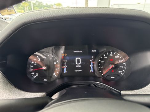 Used 2025 Jeep Compass Latitude AWD/4WD image 17