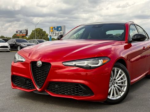 Used 2024 Alfa Romeo Giulia Sprint RWD image 4