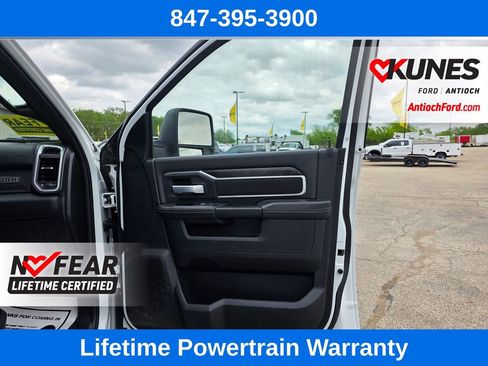 Used 2024 RAM 2500 Big Horn AWD/4WD image 25