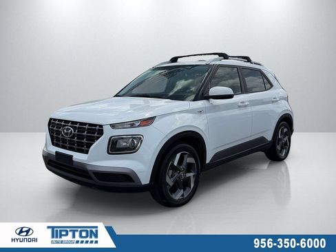 Used 2024 Hyundai Venue SEL FWD image 1