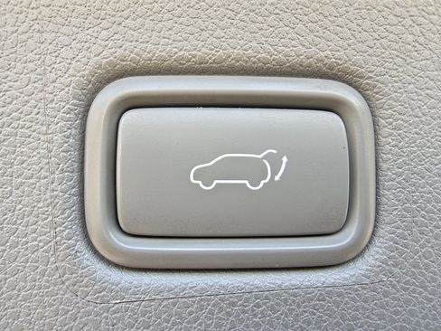 Used 2018 Kia Sedona EX image 16