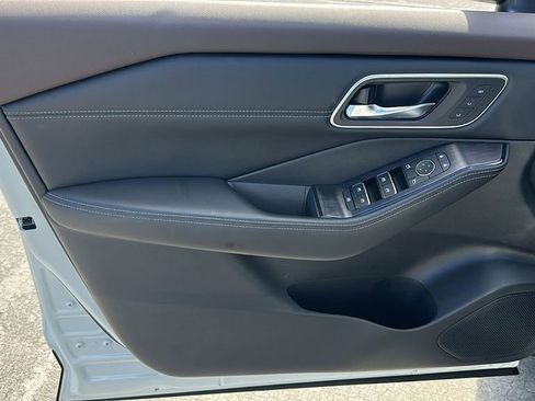 Certified 2021 Nissan Rogue SL w/ Premium Package FWD image 17