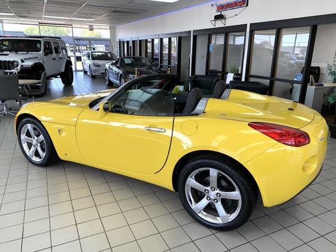 Used 2007 Pontiac Solstice Convertible w/ Premium Package image 6