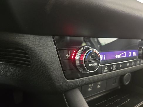 New 2025 Mitsubishi Outlander SE image 27