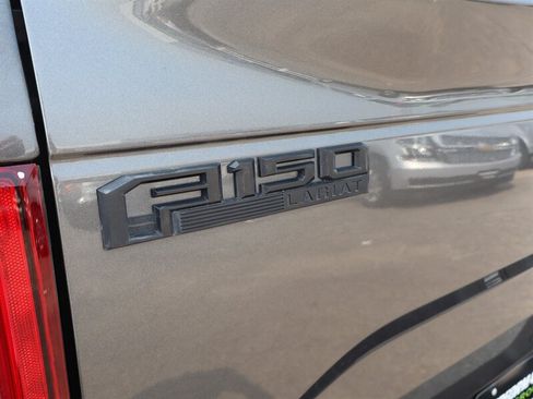 Used 2015 Ford F150 Lariat w/ Equipment Group 502A Luxury AWD/4WD image 8