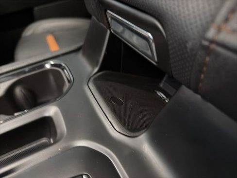 Used 2024 GMC Sierra 1500 AT4 w/ Technology Package image 32