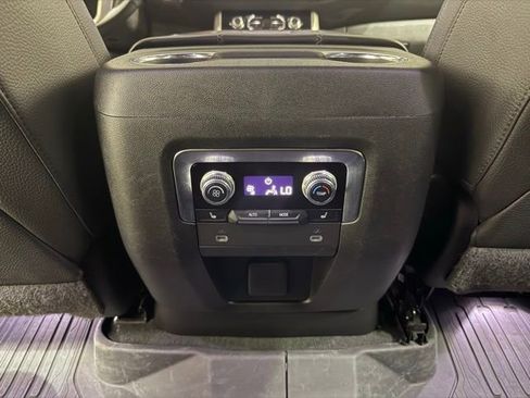 Used 2023 GMC Yukon Denali AWD/4WD image 28