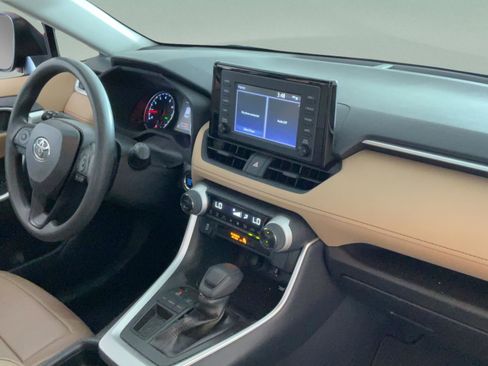 Used 2019 Toyota RAV4 XLE FWD image 32