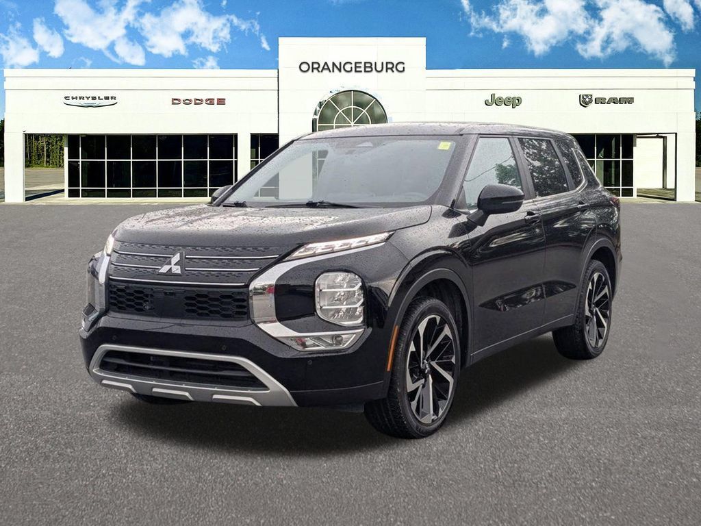 Used 2024 Mitsubishi Outlander SE FWD image 3