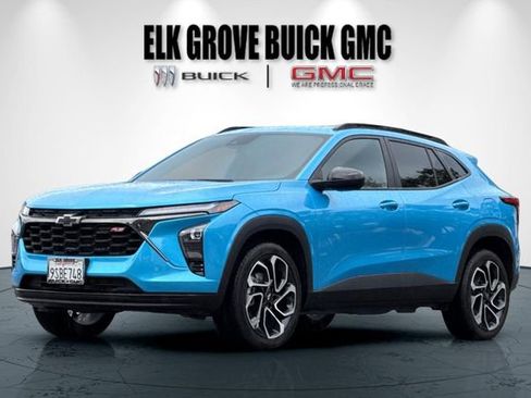 Used 2025 Chevrolet Trax RS w/ Sunroof Package FWD image 8