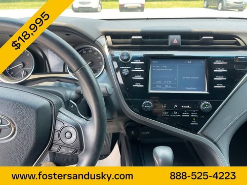 Used 2018 Toyota Camry SE FWD image 11