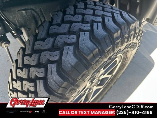 Used 2025 Jeep Gladiator Rubicon AWD/4WD image 10