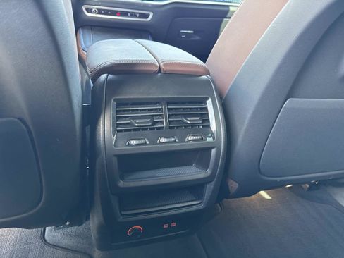 Used 2025 BMW X5 sDrive40i w/ Premium Package image 17