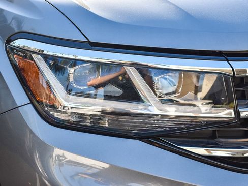 Used 2020 Volkswagen Atlas Cross Sport SEL image 8