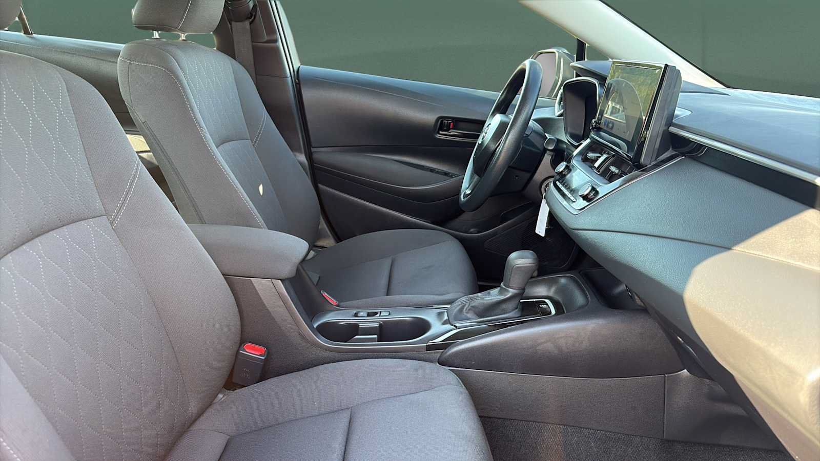 Used 2026 Toyota Corolla LE FWD image 24
