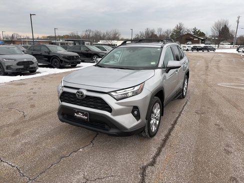 Used 2025 Toyota RAV4 XLE Premium image 1