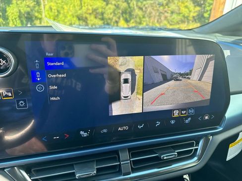 New 2026 Chevrolet Equinox EV LT image 28