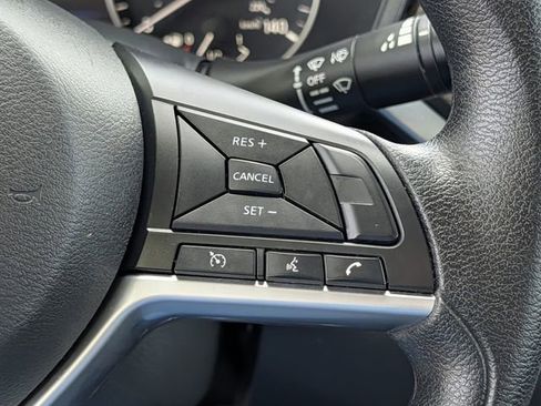 Used 2025 Nissan Altima 2.5 SV image 18