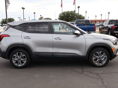 Used 2026 Kia Seltos LX AWD/4WD image 9