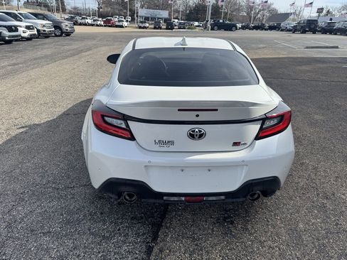 Used 2024 Toyota GR86 Premium image 6