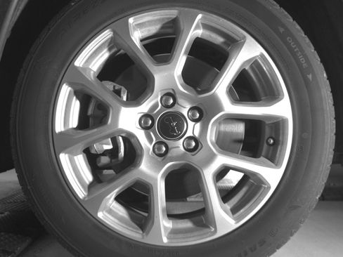 Used 2025 Jeep Compass Limited AWD/4WD image 12