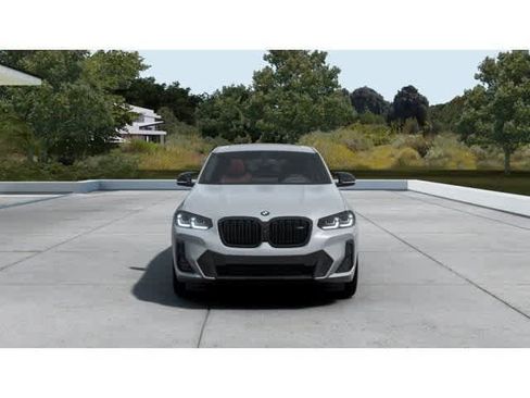 New 2025 BMW X4 M40i image 3