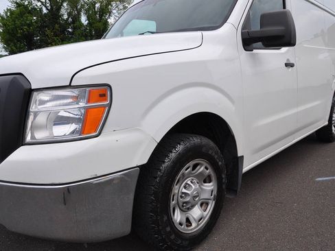 Used 2013 Nissan NV 2500 SV w/ Side Curtain Airbag Pkg RWD image 2