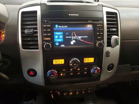 Used 2019 Nissan Frontier PRO-4X image 18