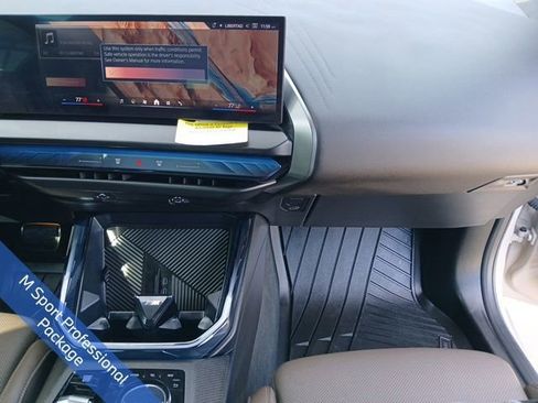 Used 2025 BMW X3 xDrive30i w/ Premium Package image 19