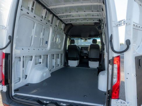 New 2025 Mercedes-Benz Sprinter 2500 image 9