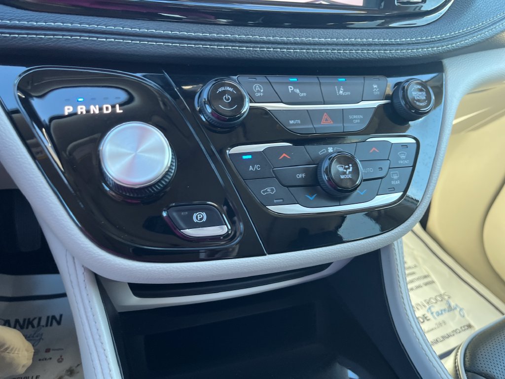 Used 2024 Chrysler Pacifica Limited FWD image 20