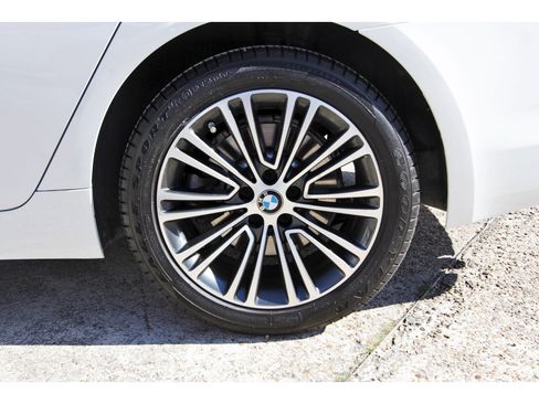 Used 2020 BMW 530i w/ Convenience Package image 33