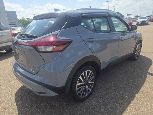 Used 2023 Nissan Kicks SV FWD image 7