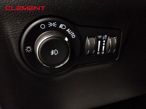 Used 2022 Jeep Compass Latitude w/ Convenience Group image 19