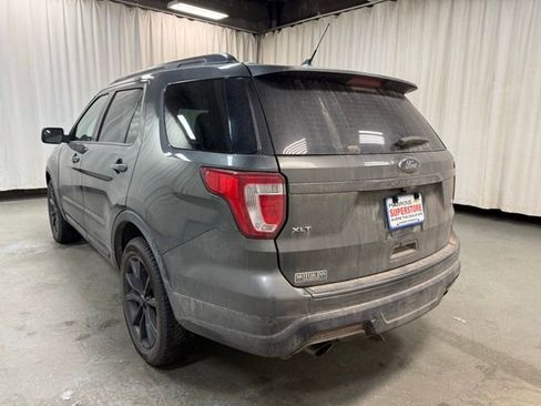 Used 2018 Ford Explorer XLT w/ Equipment Group 202A image 8