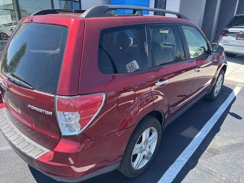 Used 2010 Subaru Forester 2.5X Limited AWD/4WD image 3