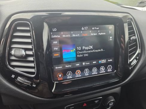 Used 2019 Jeep Compass Limited AWD/4WD image 14