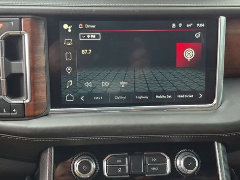Used 2023 GMC Yukon XL Denali Ultimate AWD/4WD image 5