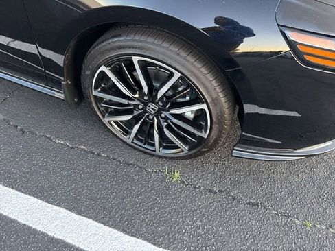Used 2024 Honda Accord Touring image 3