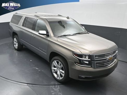 Used 2019 Chevrolet Suburban Premier RWD image 9