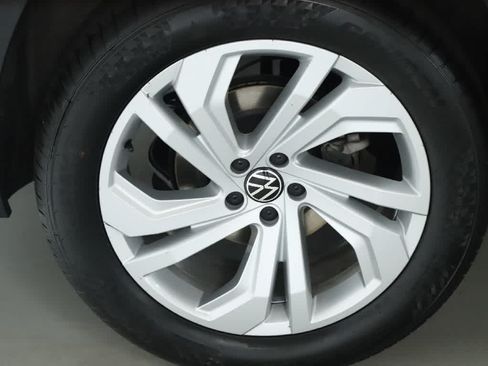 Used 2021 Volkswagen Atlas SE w/ Panoramic Sunroof Package AWD/4WD image 12
