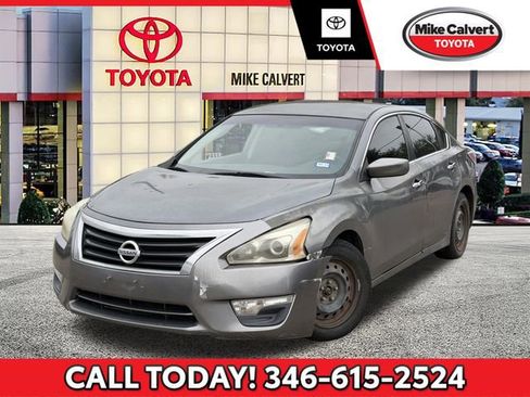 Used 2014 Nissan Altima 2.5 S FWD image 1