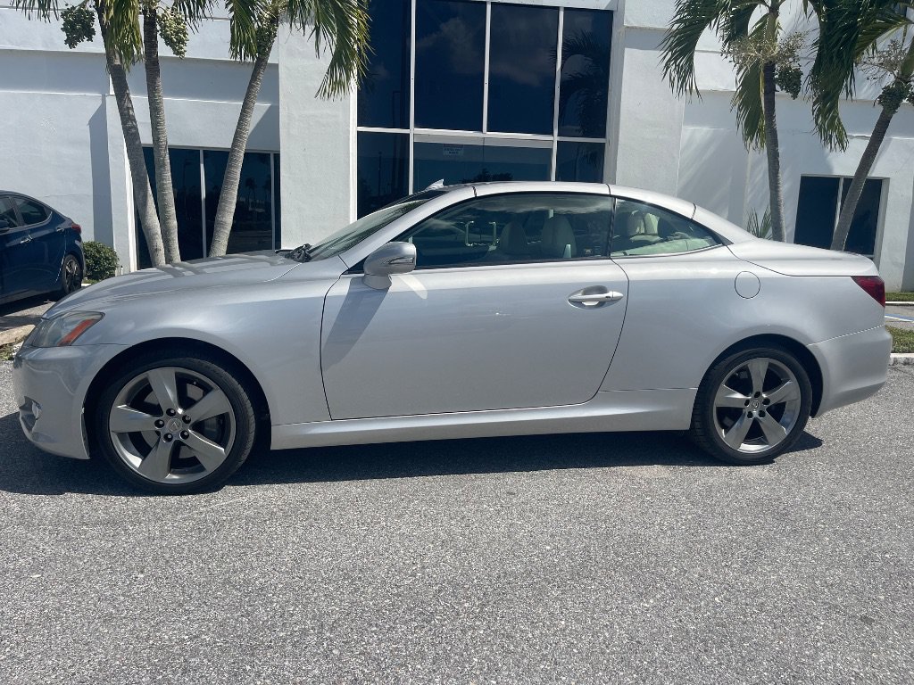Used 2010 Lexus IS 350C RWD image 4