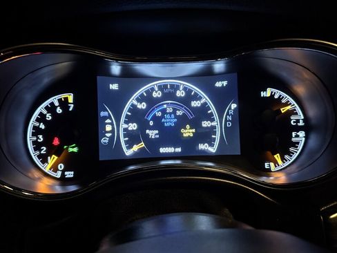 Used 2019 Jeep Grand Cherokee Altitude image 9