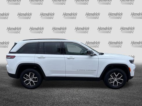 Used 2025 Jeep Grand Cherokee Limited w/ Luxury Tech Group II AWD/4WD image 11
