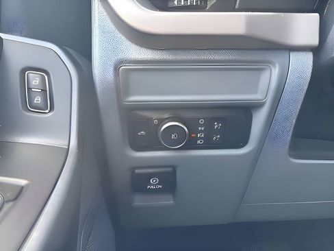 Used 2021 Ford F150 XLT image 23