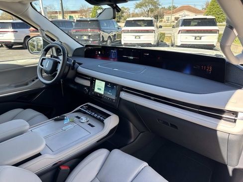 New 2026 Lincoln Navigator L Reserve AWD/4WD image 19